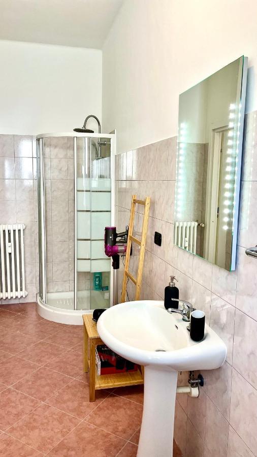 New Apartment, Near Metro Monte Grappa Турин Екстер'єр фото
