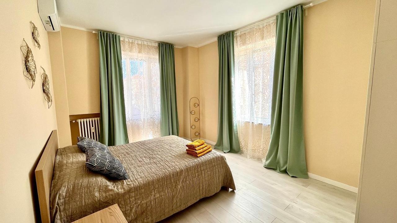 New Apartment, Near Metro Monte Grappa Турин Екстер'єр фото