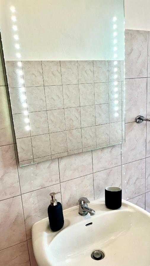 New Apartment, Near Metro Monte Grappa Турин Екстер'єр фото